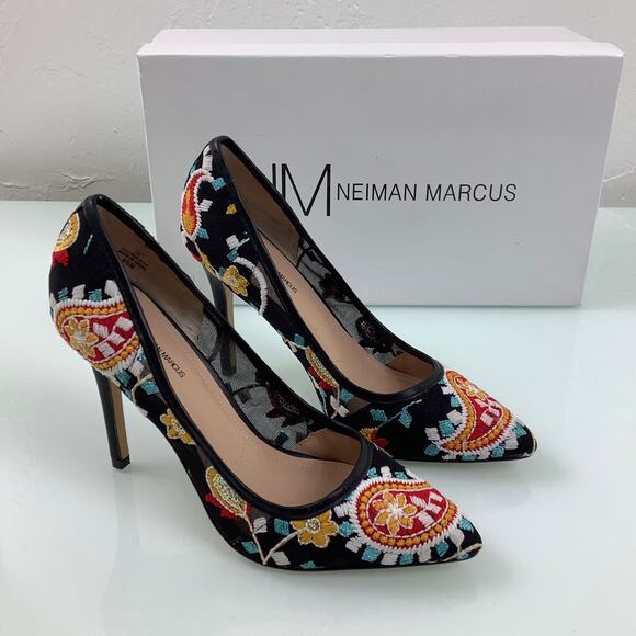 Neiman Marcus Prestige Embroidered Mesh Stiletto heels size 6.5 M - Picture 3 of 12
